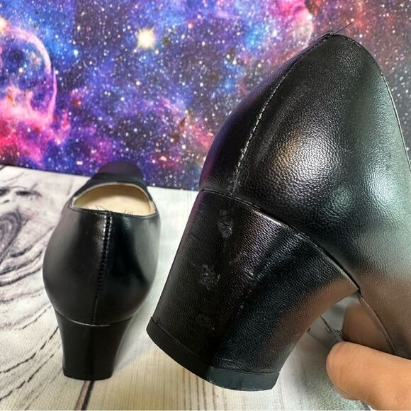 Vtg Salvatore Ferragamo Boutique Classic Block Heels Pumps US 8 AA Career Office - Picture 9 of 9